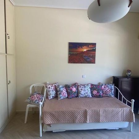 Centre Of Loutraki With Sea View Apartment Екстериор снимка