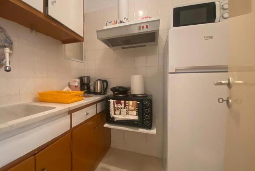 Centre Of Loutraki With Sea View Apartment Екстериор снимка